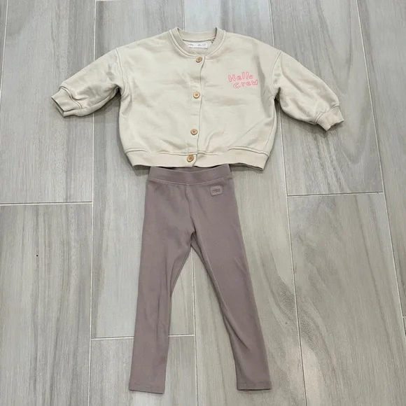 Zara 4T Kids Button Down Sweatshirt Beige and Beige Leggings Outfit - Picture 1 of 11